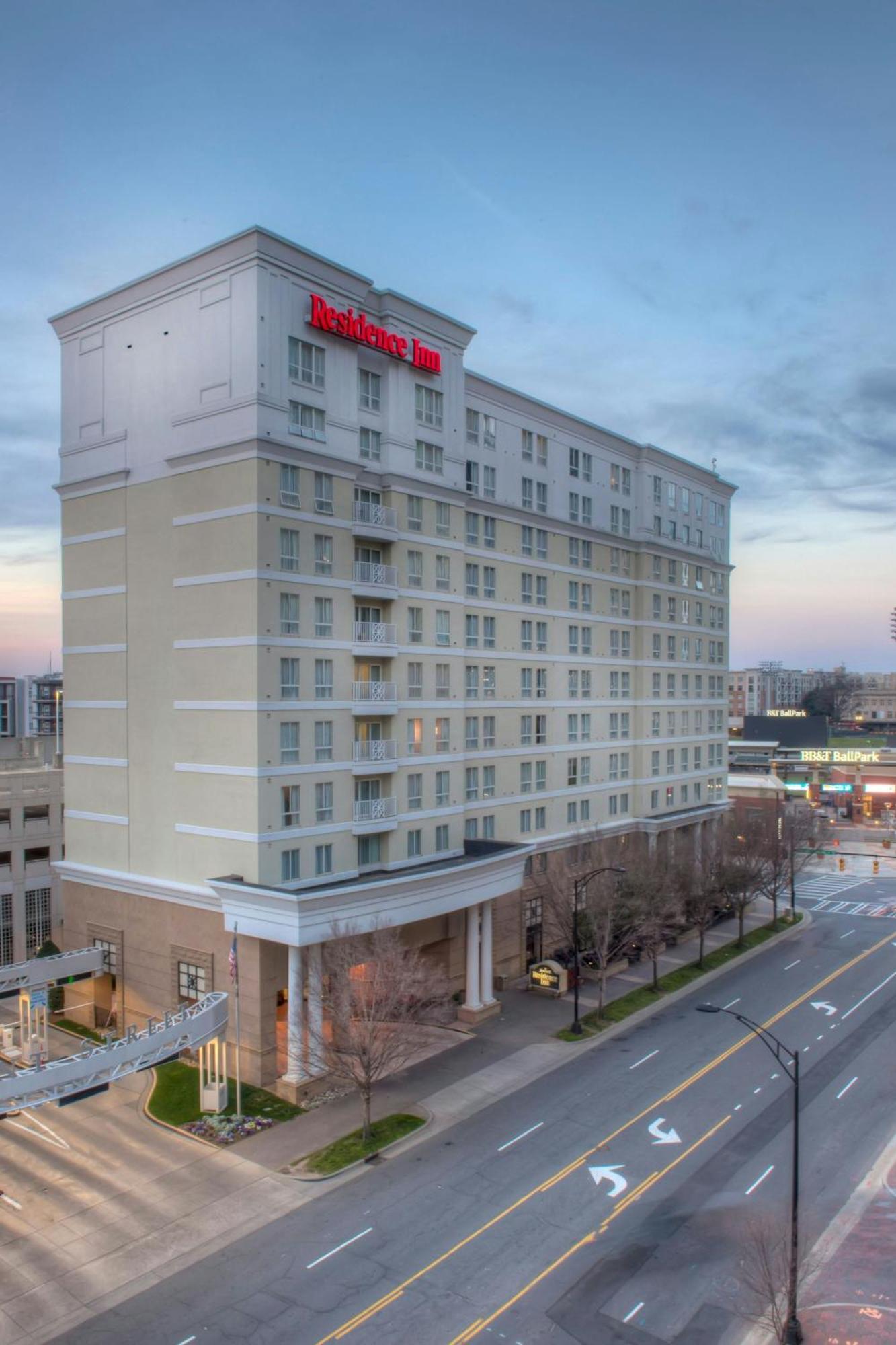 Residence Inn Charlotte Uptown מראה חיצוני תמונה